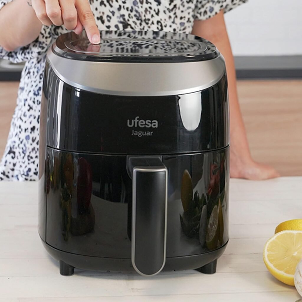Friteuse Électrique à Air Ufesa Jaguar - 3.5 L, 1200 W - 8 Programmes, Ecran Tactile, Minuterie - Température 80ºC à 200ºC - Sans BPA ni PFOA - Cuve et Plateau Antiadhésif - Exclusivité Amazon